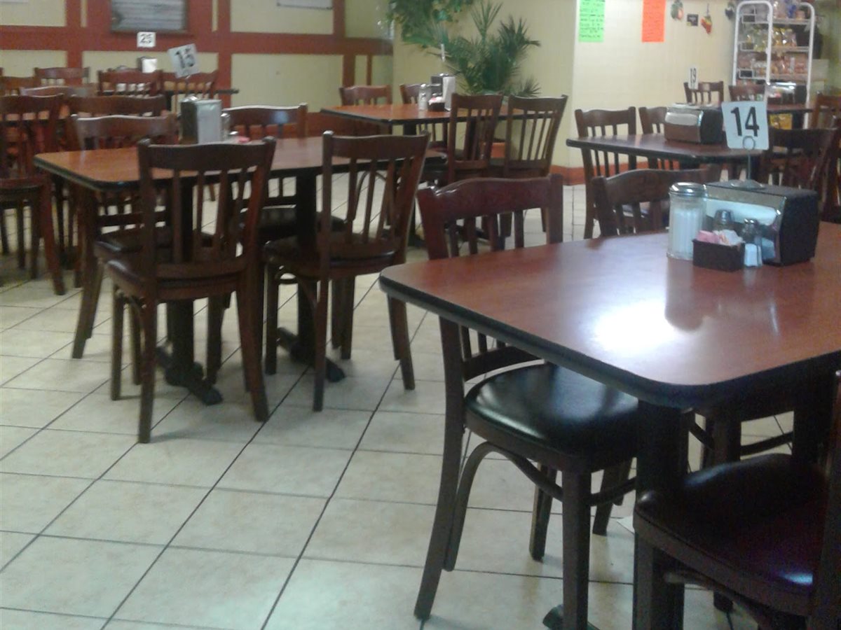 Taqueria y Pupuseria Azteca
